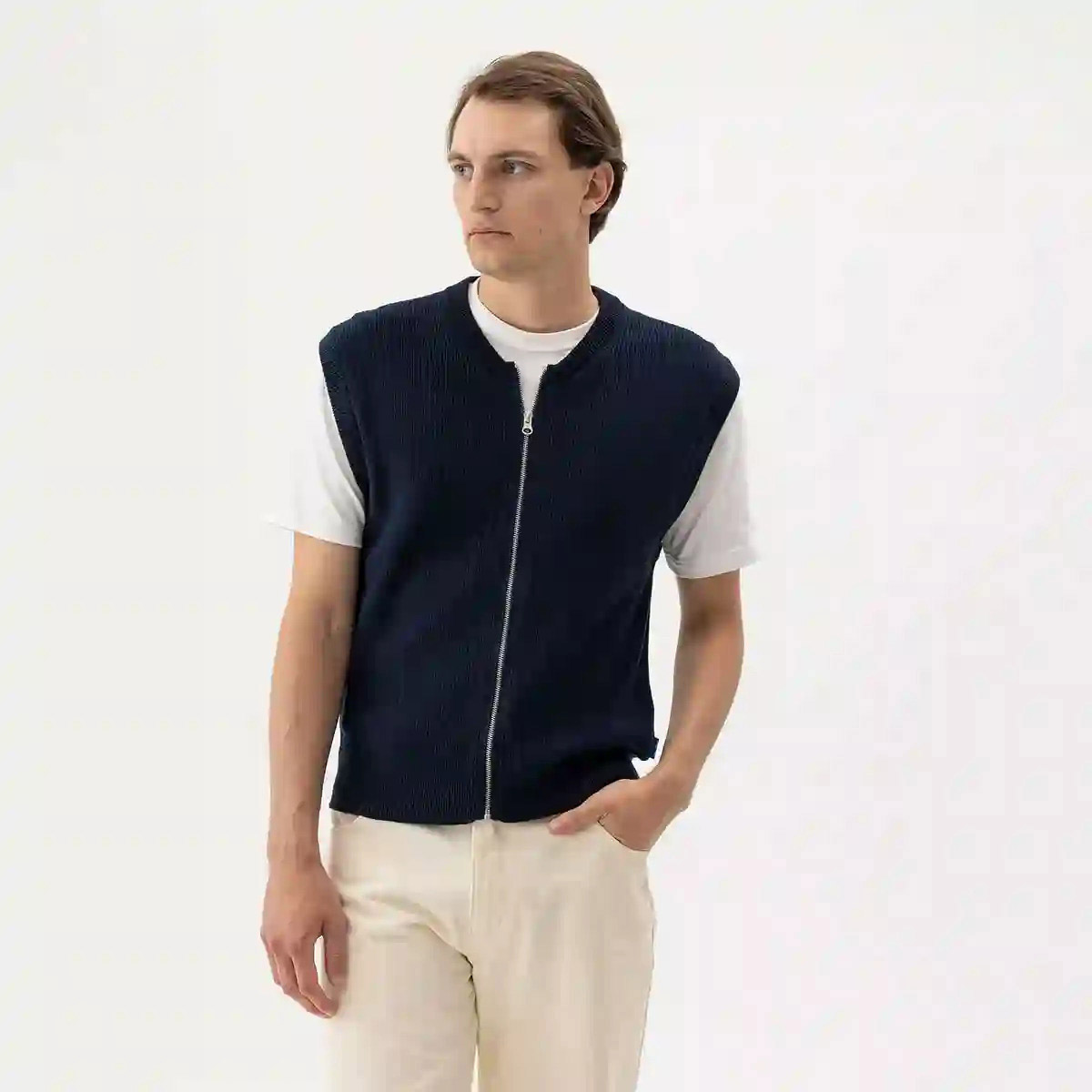 Alvar Vest Feather HOLEBROOK