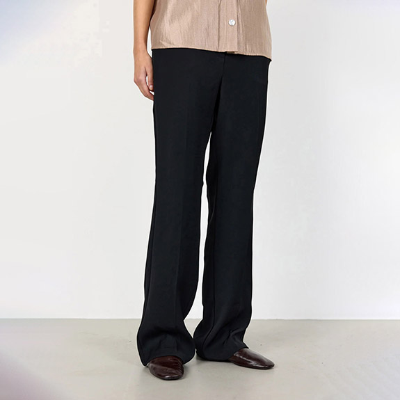 Byxa Omira 1 Black LEVETE ROOM