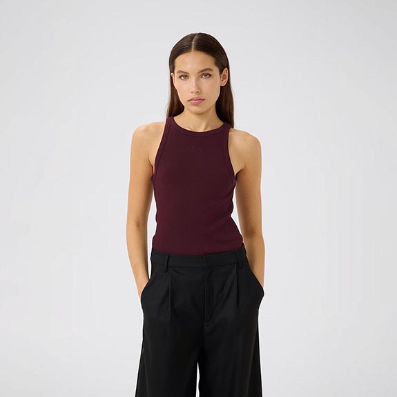 Drew Rhinestone Logo Tank Aronia GESTUZ