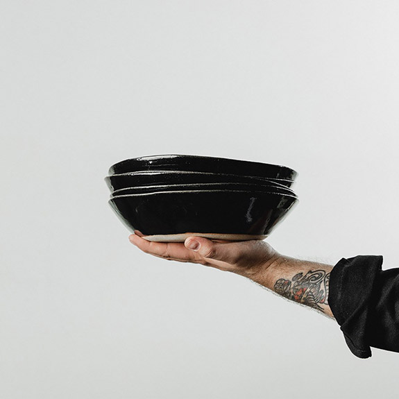 Flow Dinnerplate Bowl Glossy Black