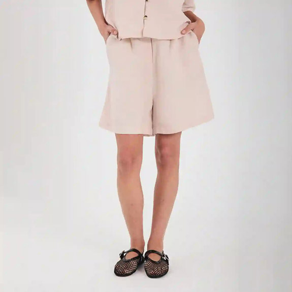 Lineo Shorts Light Rose NORR