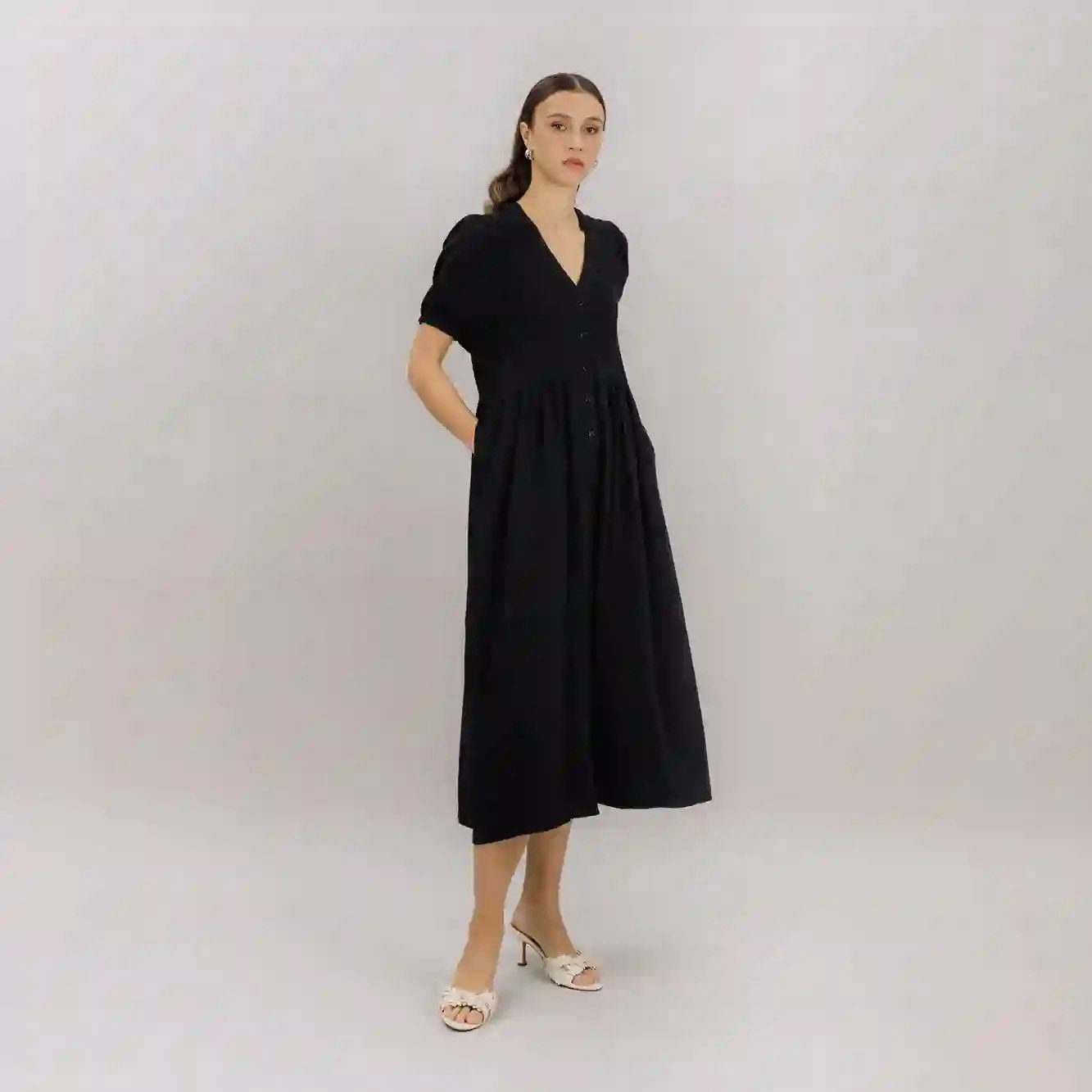 Nissi Dress Black URBAN PIONEERS