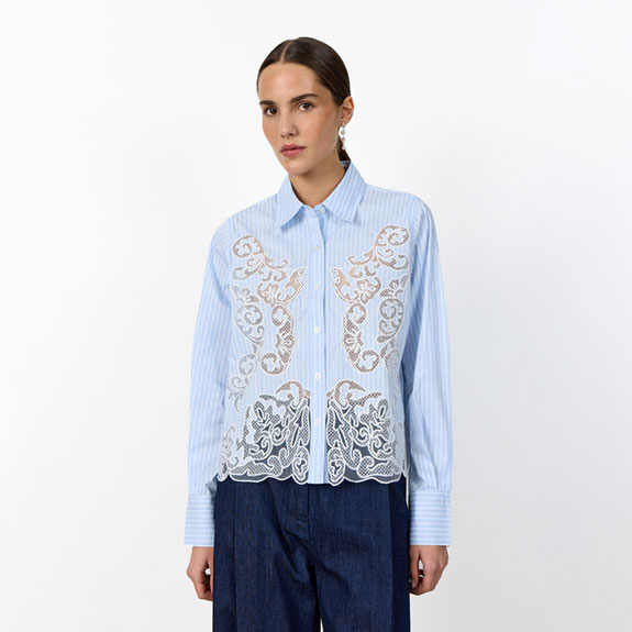 Skjorta Pippin Spets Ljusbl� LEVETE ROOM