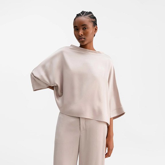 Top Thea Satin Tee Griege AHLVAR GALLERY