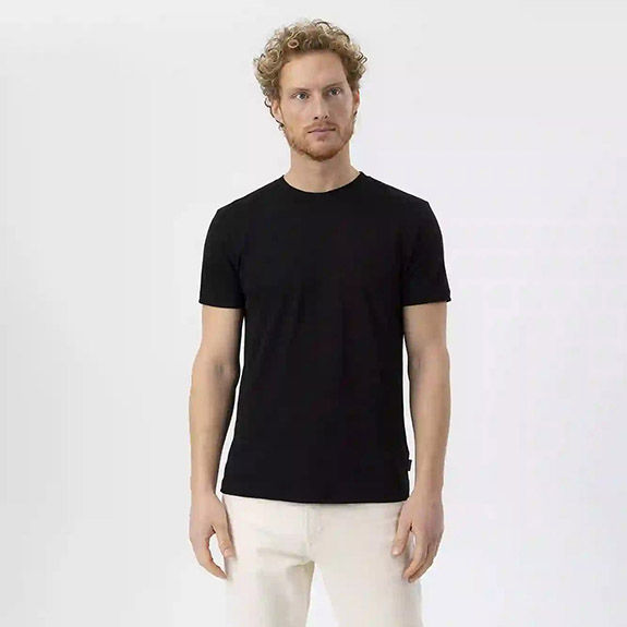 Ulrik Tee Black HOLEBROOK