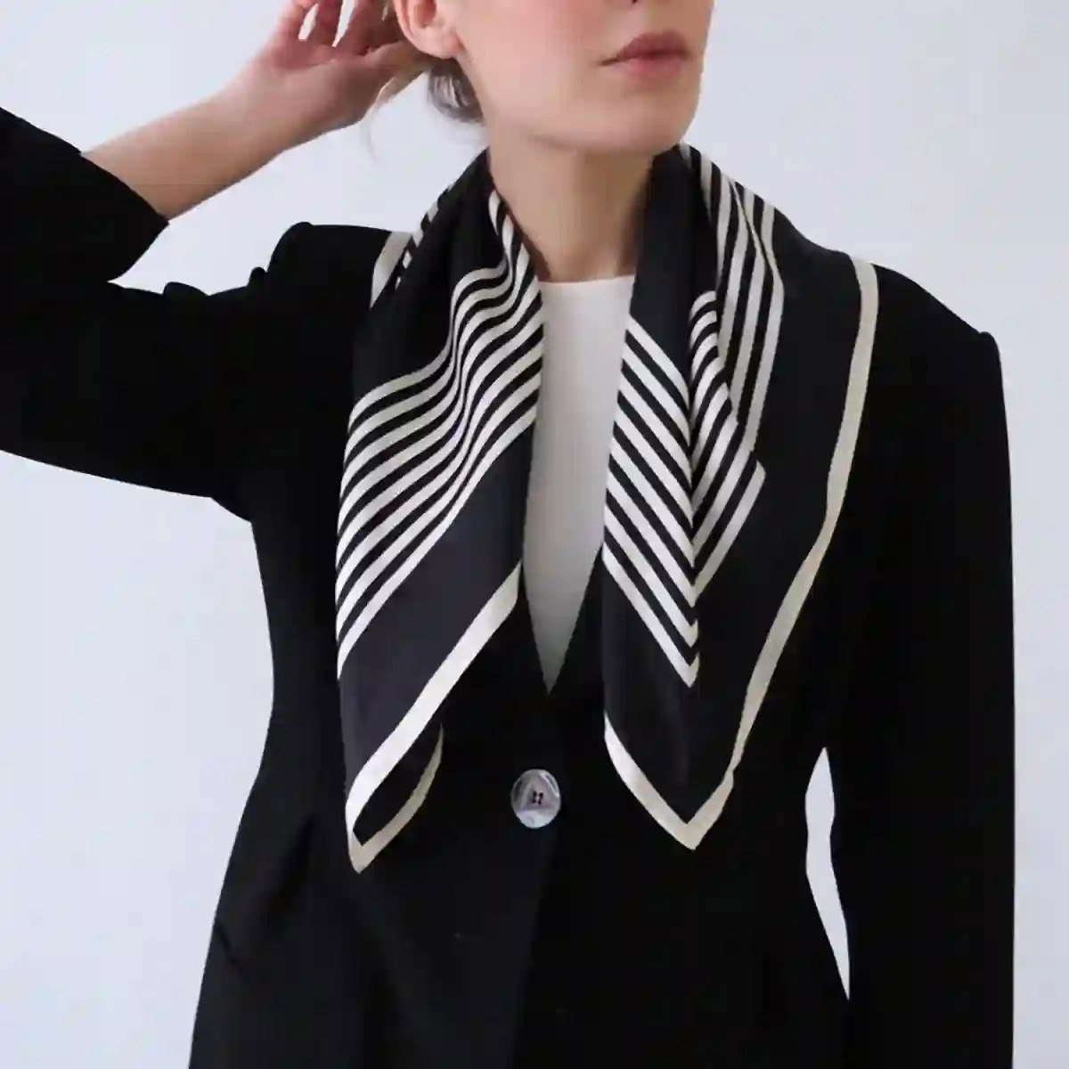 Silk Scarf No.2 Black White LESCARF - bild 2