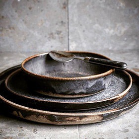 badass-ceramics-gritty-dinner-plate-blackish-1500090.jpg