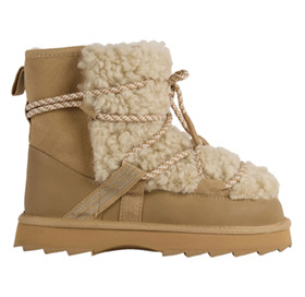blurred-teddy-snow-boots-sand-emu.jpg