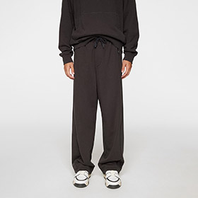 callan-track-pants-black-j.lindeberg.jpg