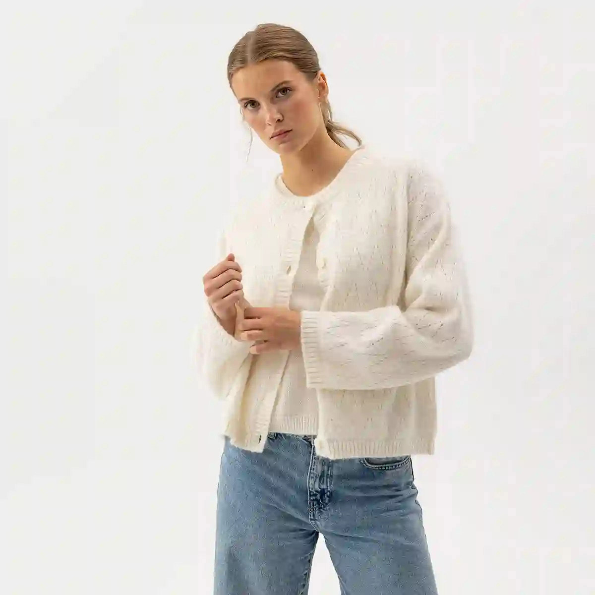 elsy-cardigan-offwhite-holebrook.jpg