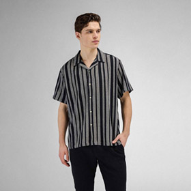 ferrara-ss-shirt-black-stripe-urban-pioneers.jpg