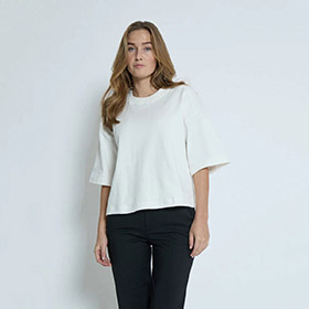 fiola-t-shirt-cloud-dancer-pepper-corn.jpg