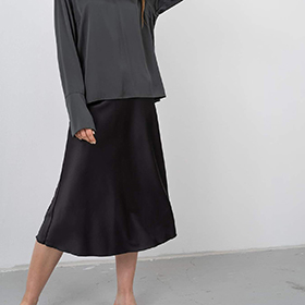 Hana Satinskirt Black - bild 1