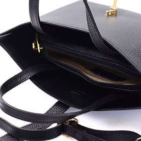 Handvska Aversa Svart Skinn LATALIA - bild 2