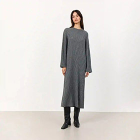juliana-1-knitted-dress-grey-levete-room.jpg