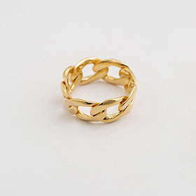 links-curban-ring-gold.jpg