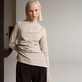 lizi-ls-jersey-tee-washed-griege-ahlvar-gallery.jpg