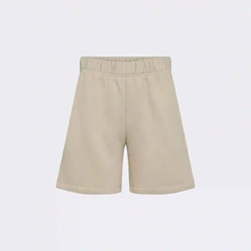 nuka-shorts-beige-levete-room.jpg