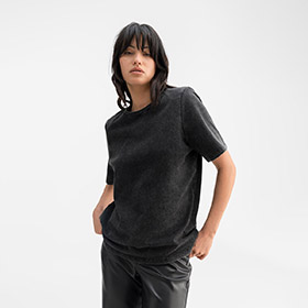 okaya-tee-washed-black-ahlvar-gallery.jpg