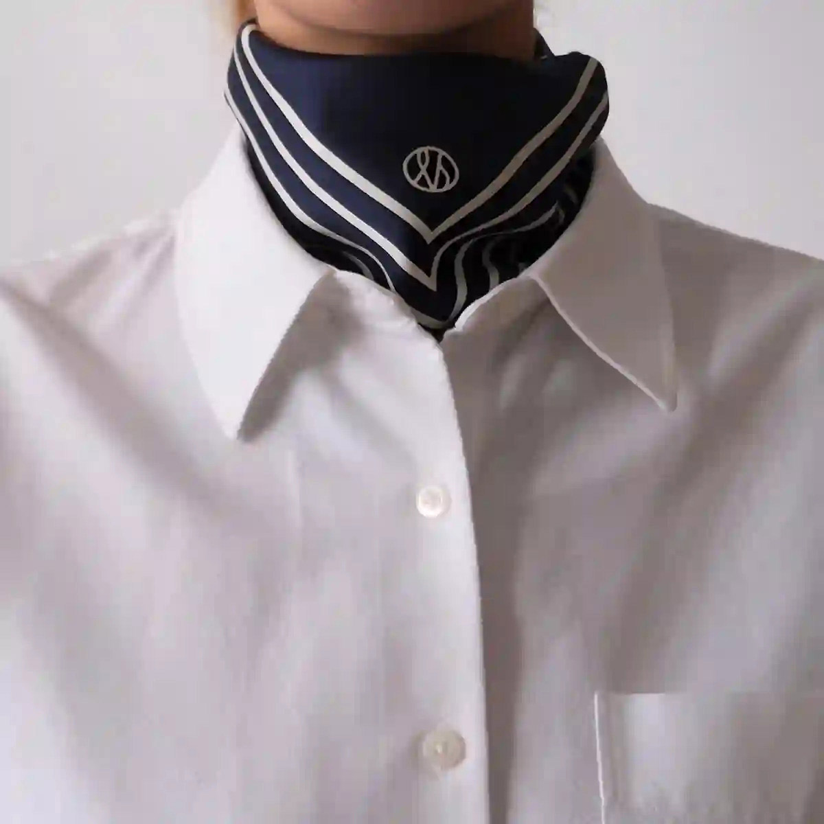 Silk Scarf Striped 50x50 Navy LESCARF - bild 2