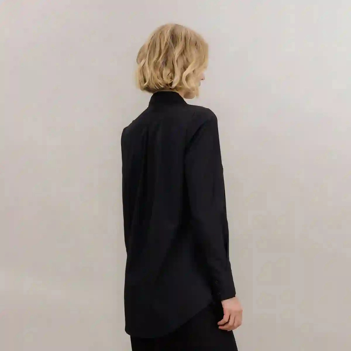 Skjorta Gia Black URBAN PIONEERS - bild 4