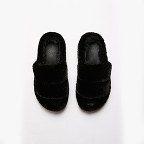 stand-studio-isla-slipper-black.jpg