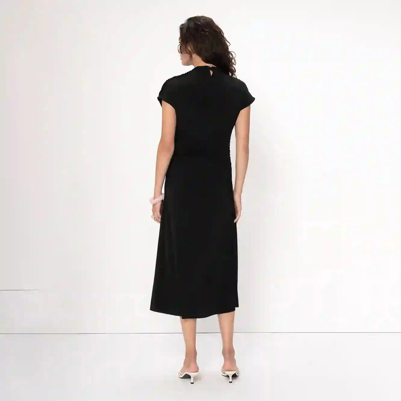 Talia Dress Black VIVEH - bild 3