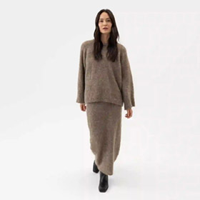 tindra-sweatertaupe-holebrook4.jpg