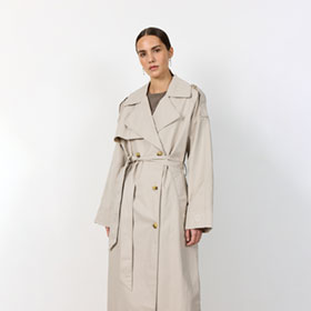 trenchcoat-piper-3-beige-levete-room.jpg